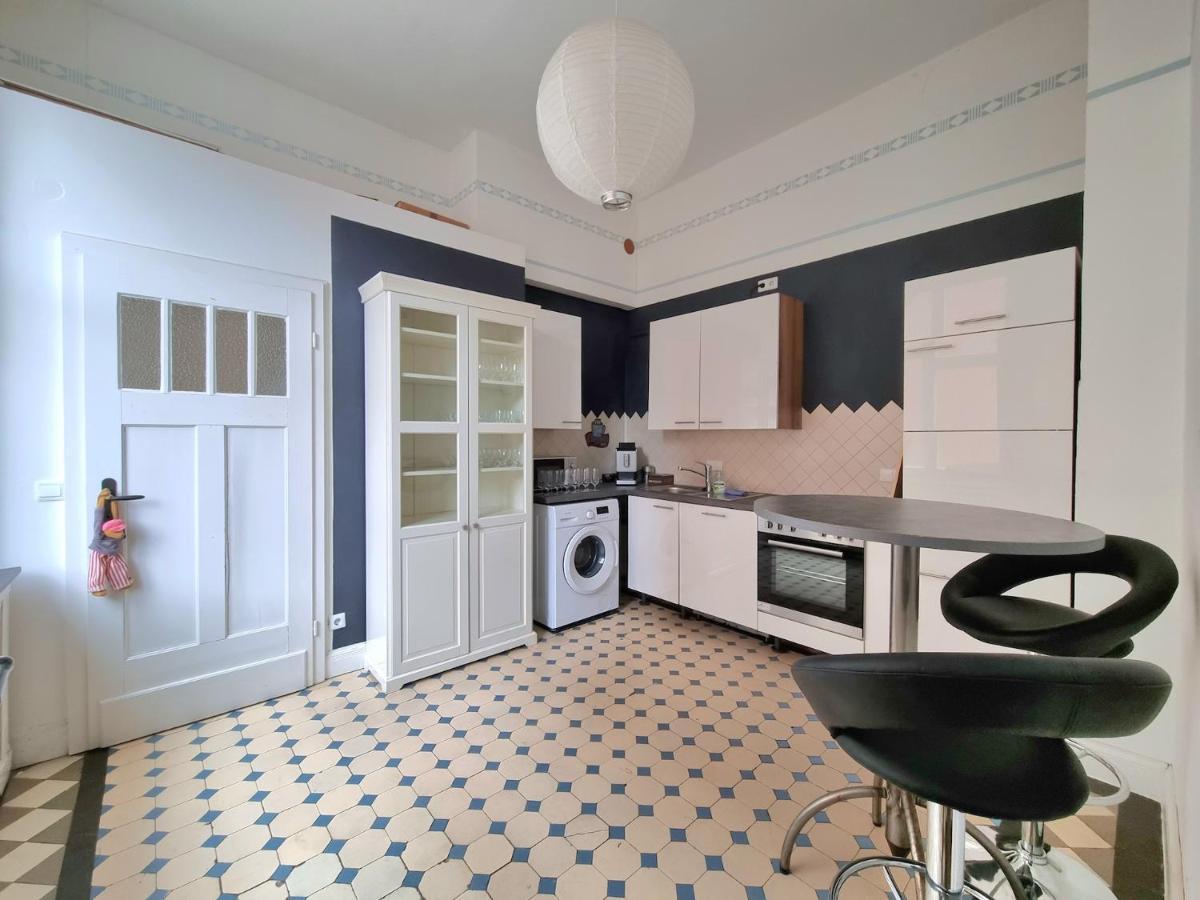Charysma - Jugendstil Trifft Moderne, Schlafzimmer Mit Smart-Tv, Tischfussball, Darts, Parkplatz Hamelin Dış mekan fotoğraf