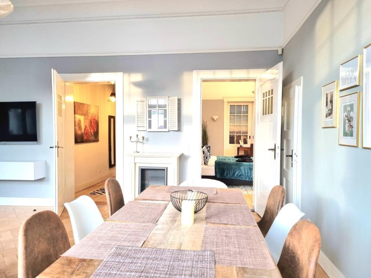 Charysma - Jugendstil Trifft Moderne, Schlafzimmer Mit Smart-Tv, Tischfussball, Darts, Parkplatz Hamelin Dış mekan fotoğraf